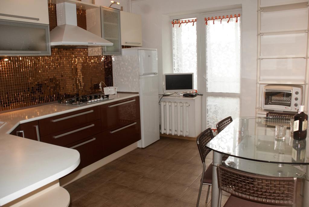Apartment On Akademika Lazarenka 48A 利沃夫 外观 照片